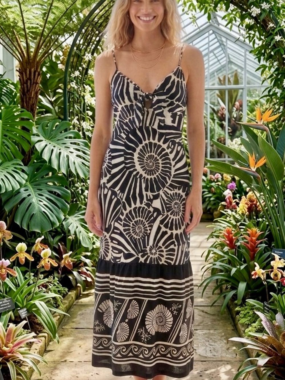 SOFIA VERGARA Black and White Shell Print Sundress